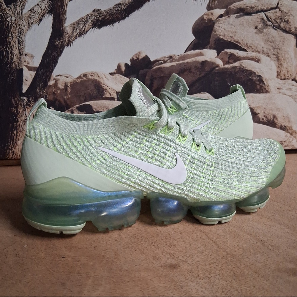 Nike Air VaporMax 3.0 Barely Volt Pistachio Frost Flyknit AJ6910-700 Womens 10